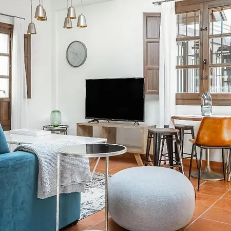 Limehome Calle Santa Ana