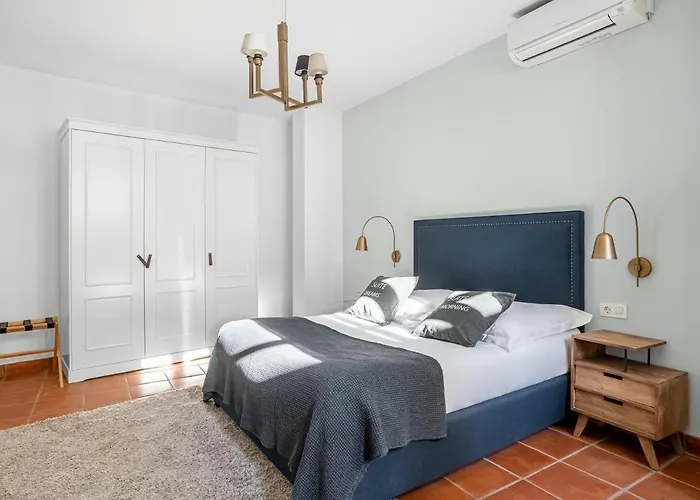 Limehome Calle Santa Ana Γρανάδα