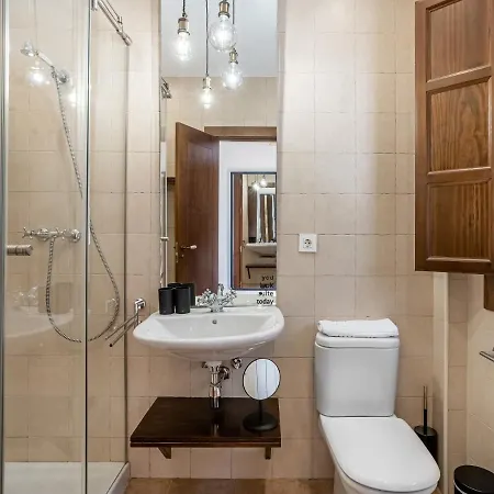Limehome Calle Santa Ana شقة غرناطة